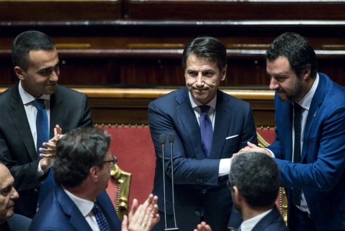 Γράφεται ιστορία! «Σεισμός» στο ιταλικό κοινοβούλιο: «Μετανάστευση τέλος!» – «Σύμμαχος η Μόσχα» – Το βίντεο που σόκαρε τις Βρυξέλλες